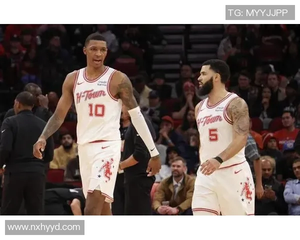 2017年火箭队与黄蜂队精彩全场回放重温比赛瞬间与精彩表现