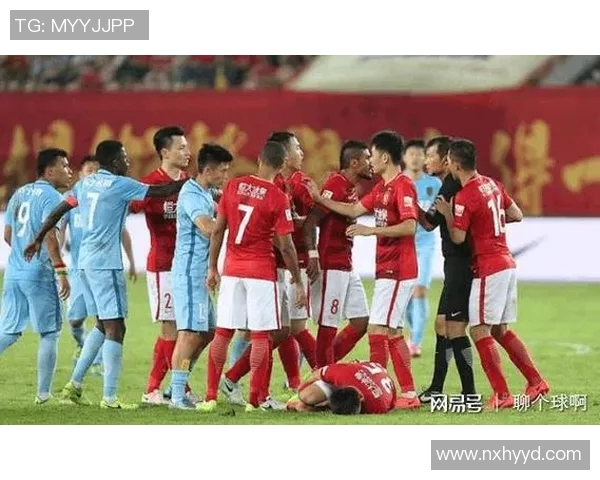 东方与恒大球迷冲突事件背后的真相与影响分析