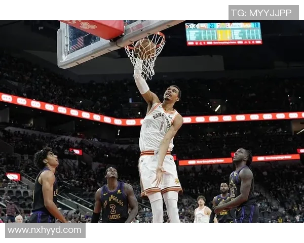 文班亚马新赛季表现抢眼场均20分10篮板3盖帽展现超强实力