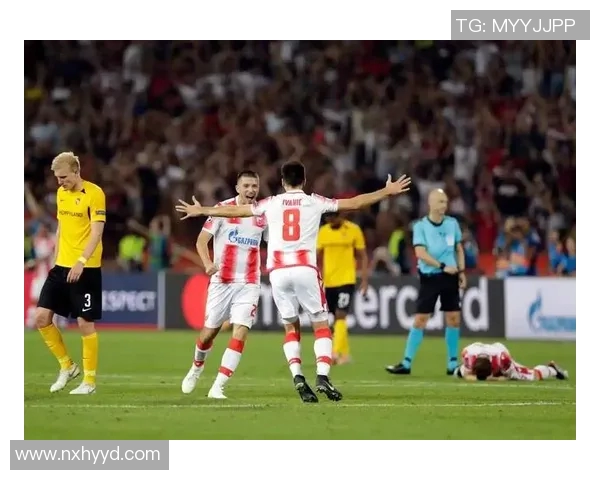 曼联与阿尔克马尔激战正酣比分揭晓引发球迷热议 曼联与阿尔克马尔激战正酣比分揭晓引发球迷热议