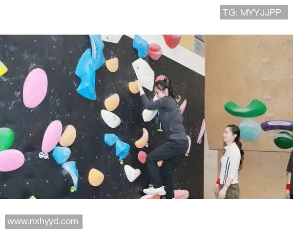 武汉攀岩队与南京攀岩队赛后复盘团队协作的成功与不足分析