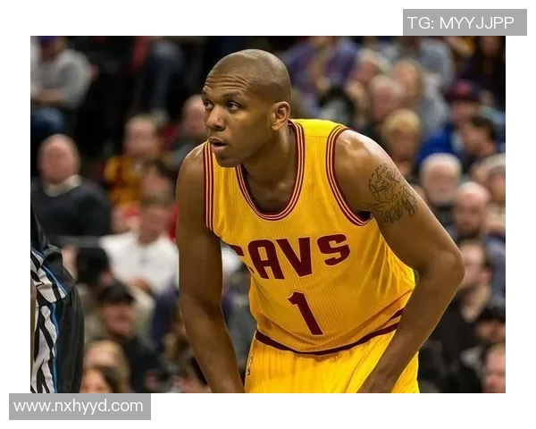 詹姆斯：从篮球场上的传奇到全球体育文化的标志性人物