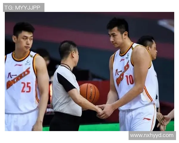 邹雨辰与周琦的巅峰对决谁能在赛场上笑到最后